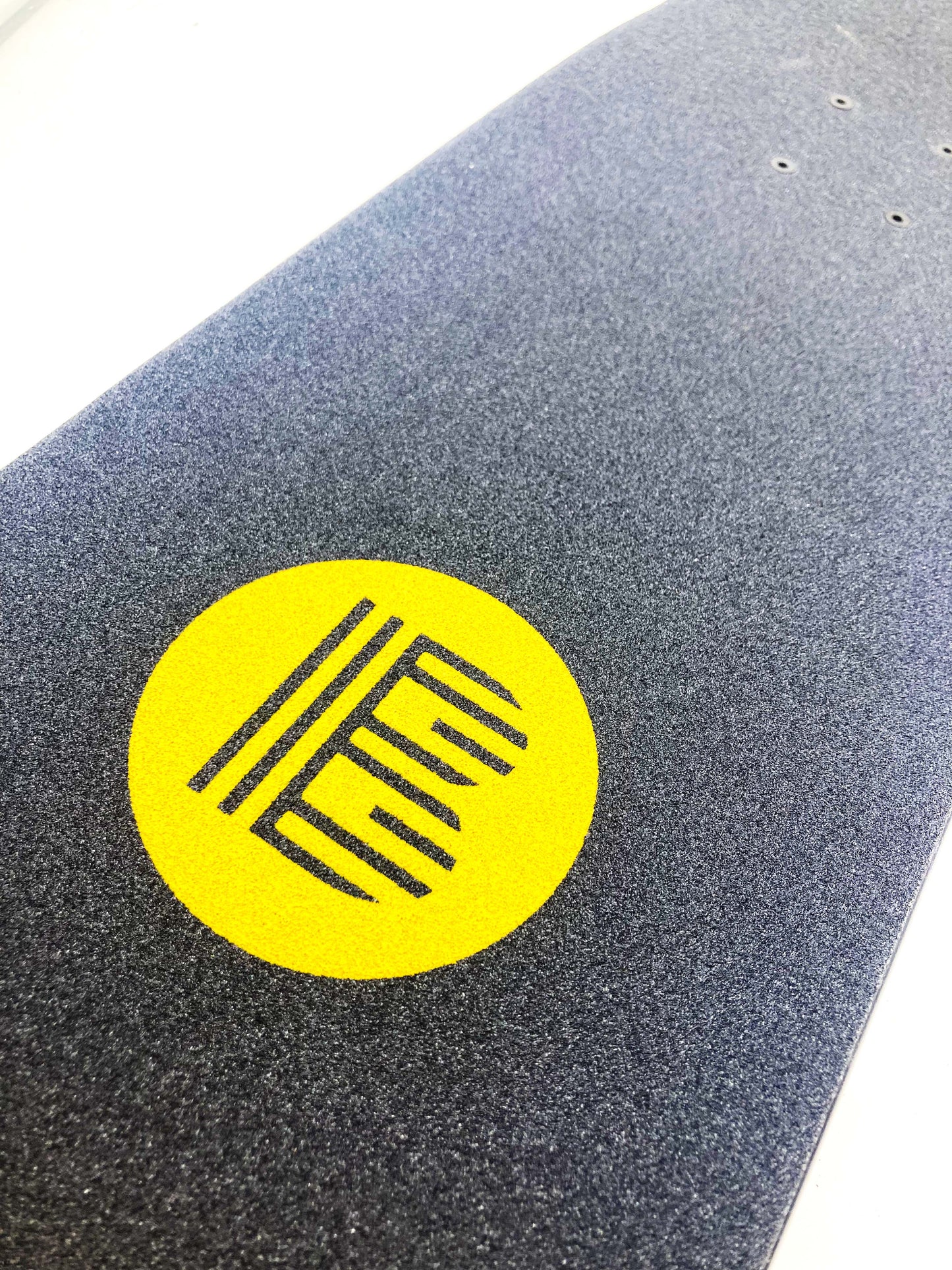 LOGO 8’’ - Skateboard Complete